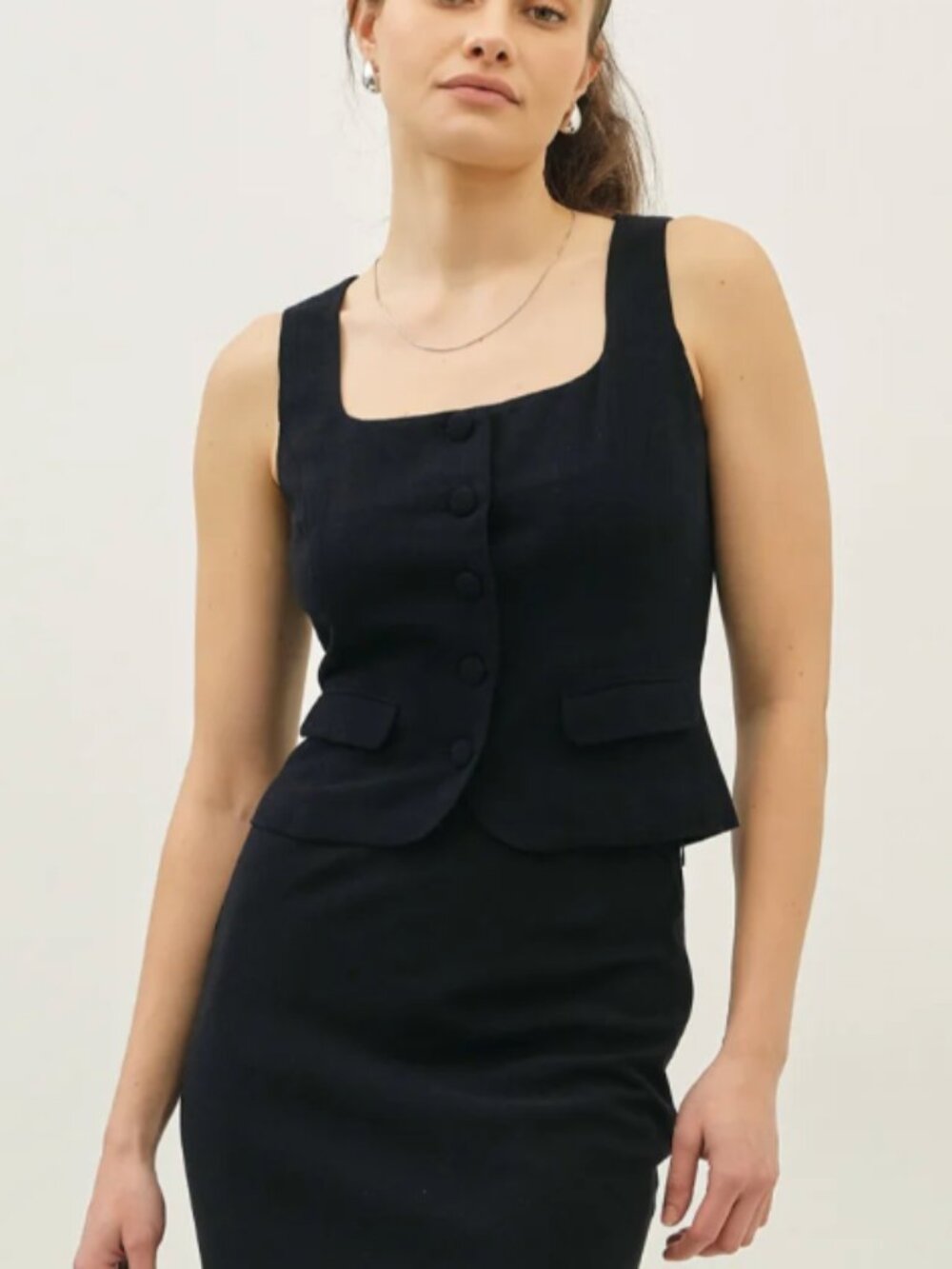 Black Sleeveless Linen Blend Button-Front Vest, size Medium, NWT